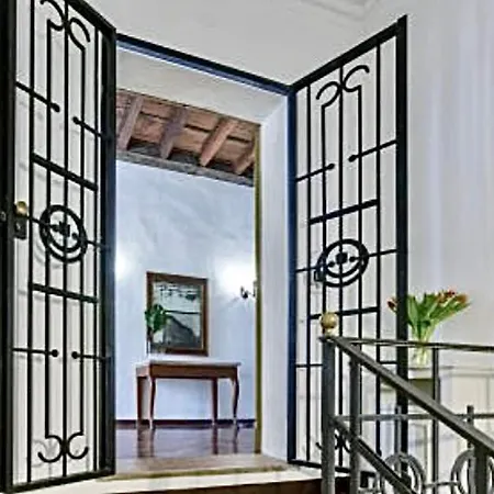 Palazzo 1500 Frescobaldi - Piano Nobile X 5 - A Casa Di Alfonso Apartment *