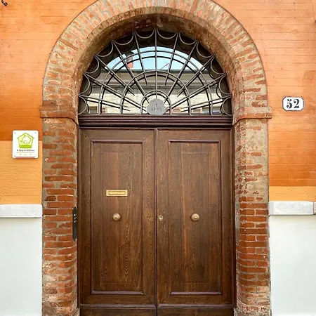 Apartment Palazzo 1500 Frescobaldi - Piano Nobile X 5 - A Casa Di Alfonso Ferrara